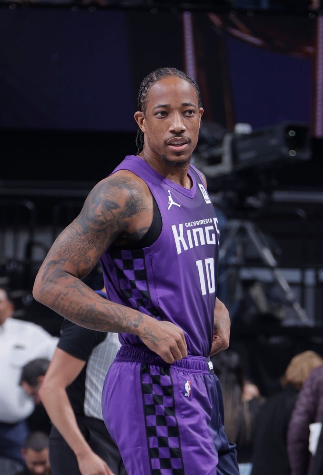 挥一直是隐 挥一直是隐