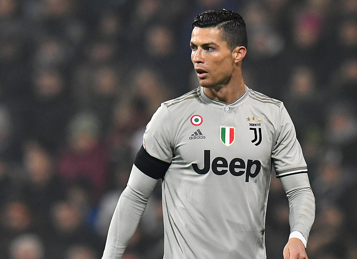 罗马诺：埃基蒂克今夏预计将离队；传枪手蓝军曼联密切关注.