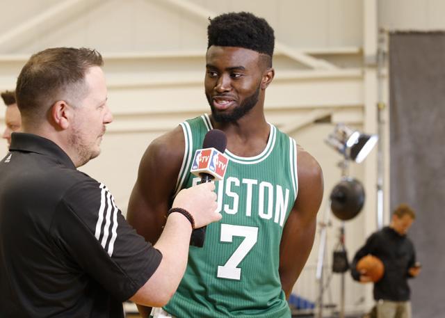 体育青春绽放：回顾冬奥会上那些奋勇拼搏的青春风采