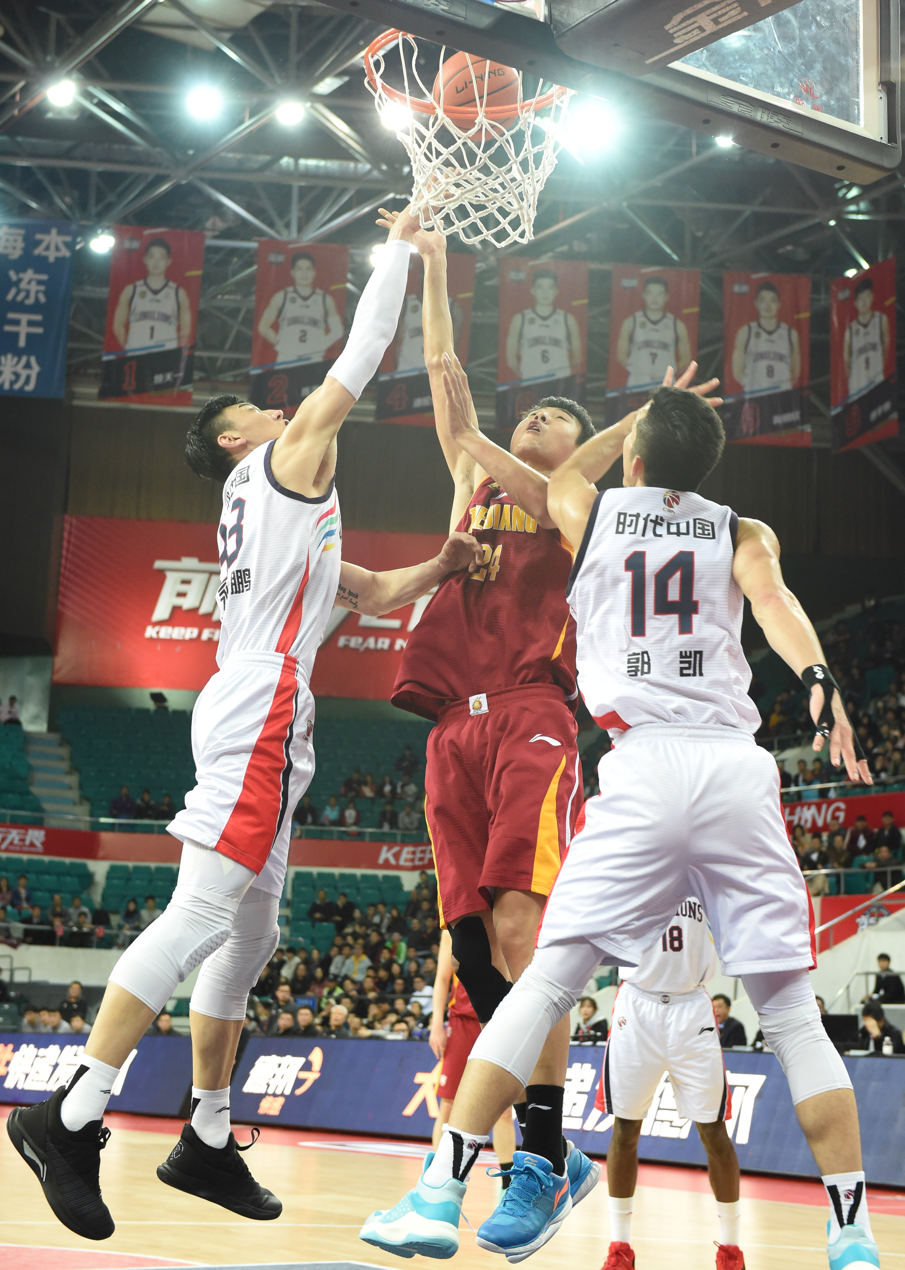 替补与首发 替补与首发